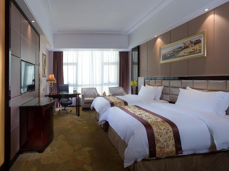 Vienna International Hotel Guangdong Zhongshanbei Station Zhongshan  Dış mekan fotoğraf