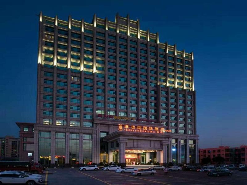 Vienna International Hotel Guangdong Zhongshanbei Station Zhongshan  Dış mekan fotoğraf